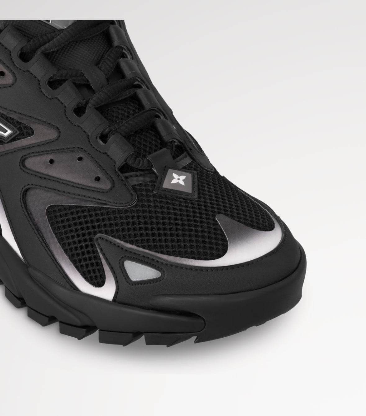 LV Runner Tactic Trainers Super Clones