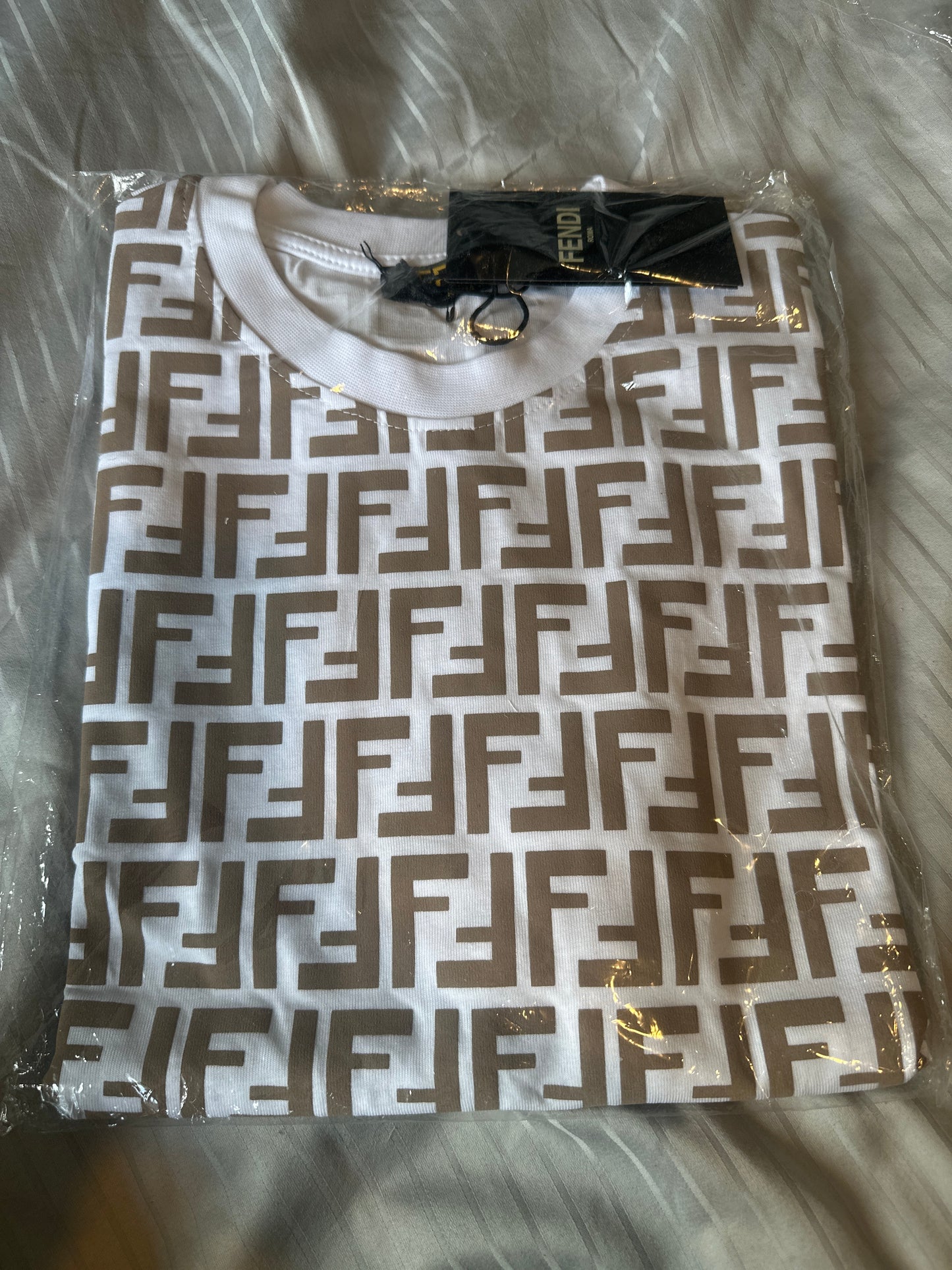 Fendi T-shirt, /medium -super clone