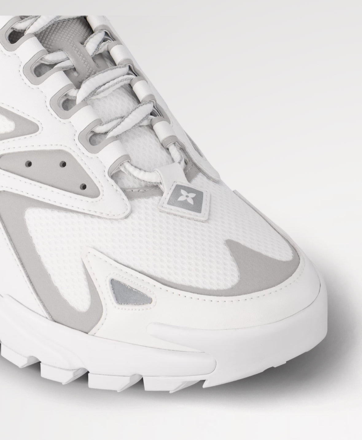 LV Runner Tactic Trainers Super clones